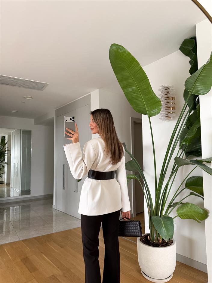 Wright Kalın Kemerli Ceket - Beyaz