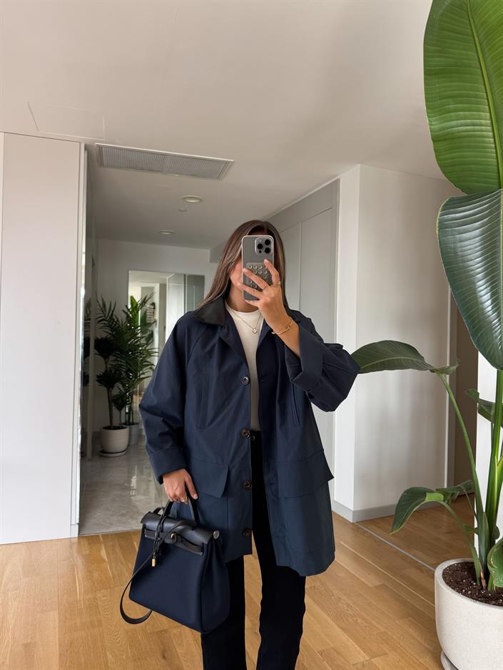 Yakası Deri Detaylı Oversize Trençkot - Lacivert