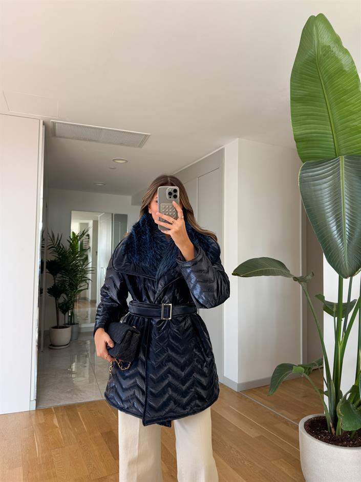 Yakası Kürklü Kemerli Mont - Lacivert