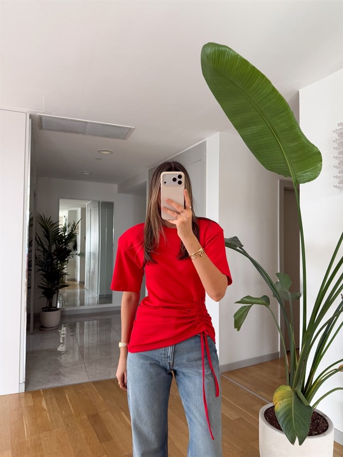 Yandan Büzgülü Tişört - Kırmızı