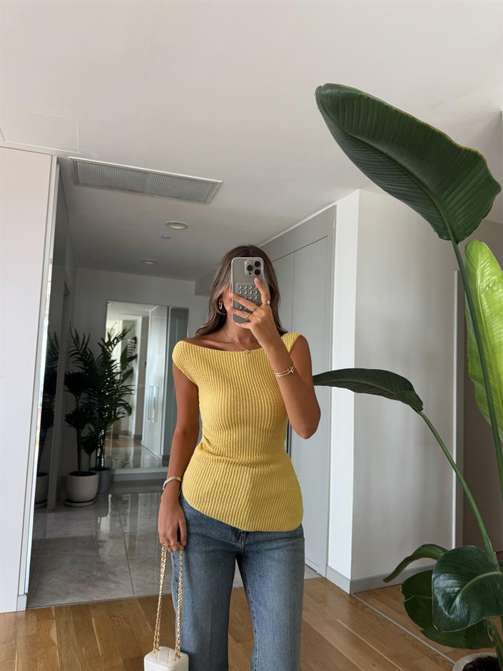 Zr Asimetrik Askılı Bluz - Sarı