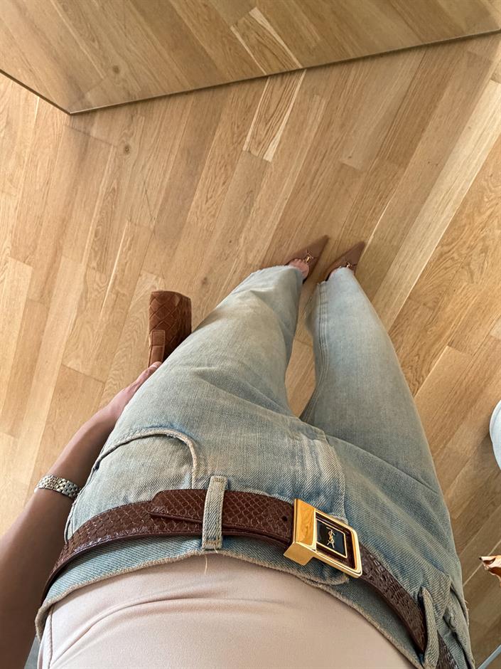 Zr Yüksek Bel Kesik Paça Eskitmeli Jean