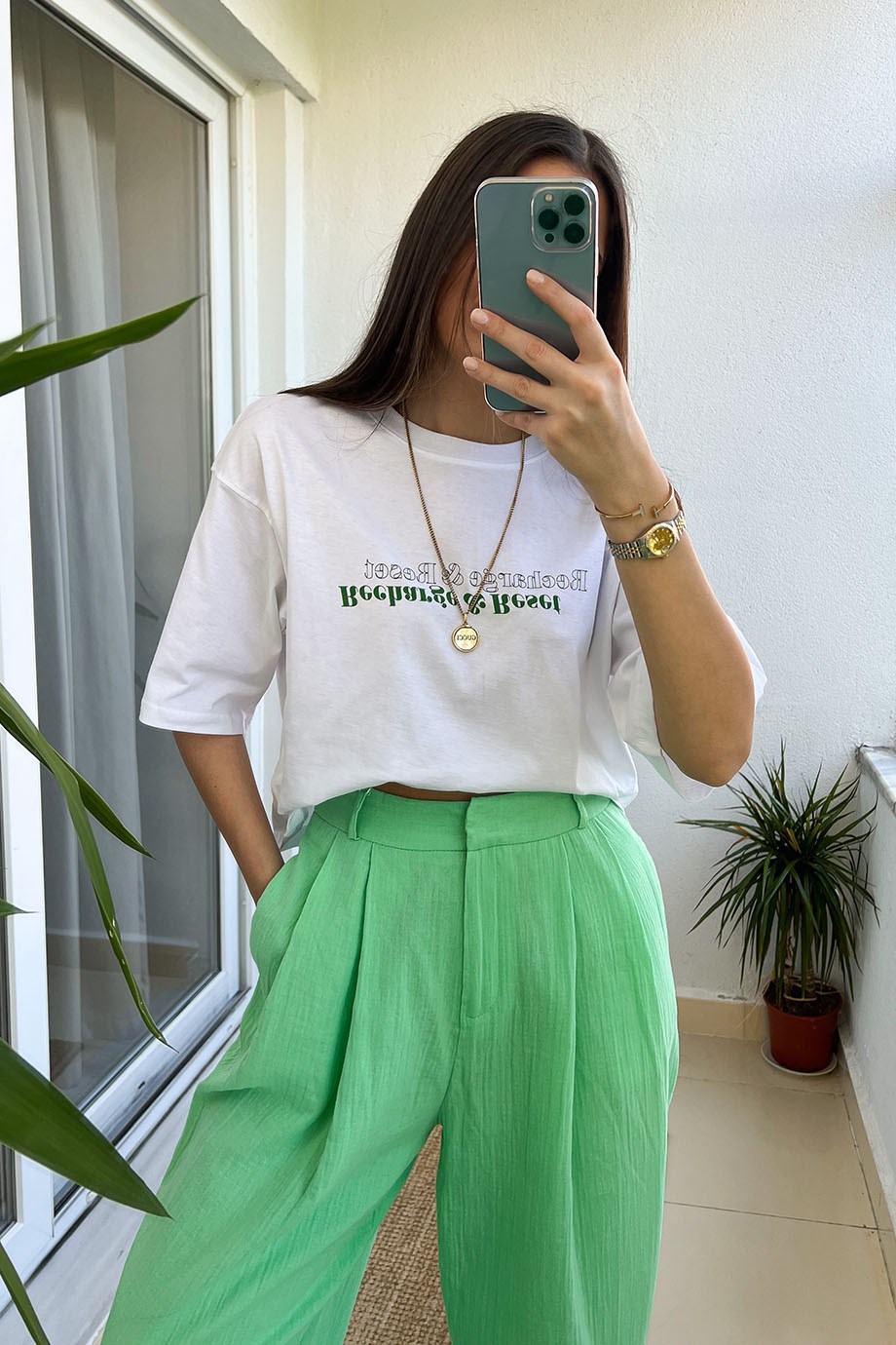 Yeşil Yazılı Beyaz Tişört
