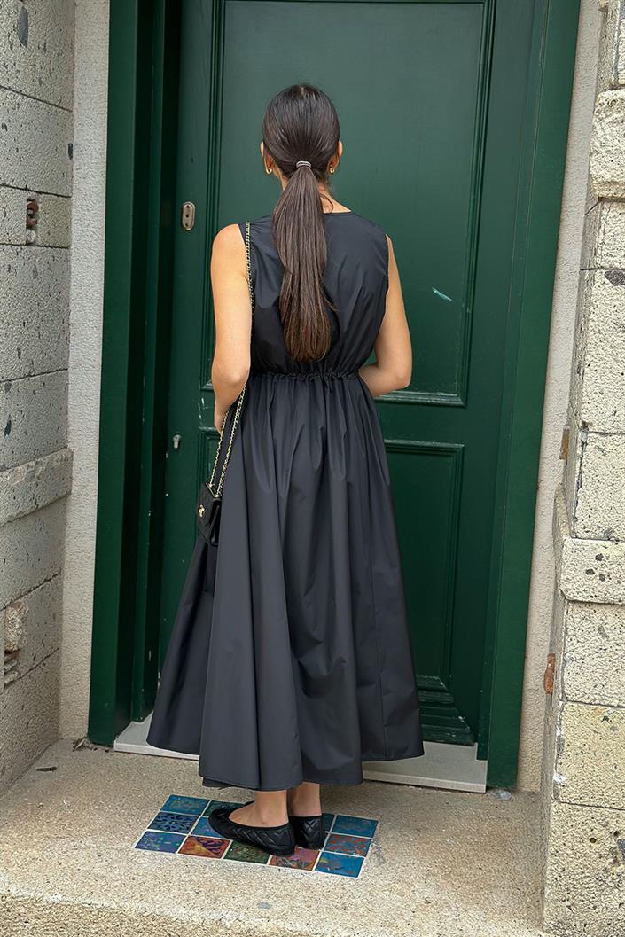 Tasarım Siyah Fermuarlı Askılı Midi Elbise