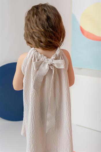 Kız Çocuk Çizgili Arkası Fiyonklu Gofre Elbise - Taş Çizgili