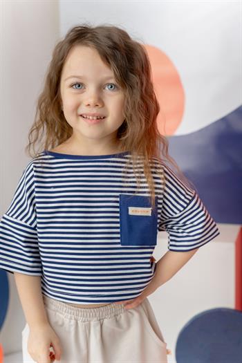 Kız Çocuk Çizgili Çep Detaylı Crop T-Shirt - Lacivert Çizgili