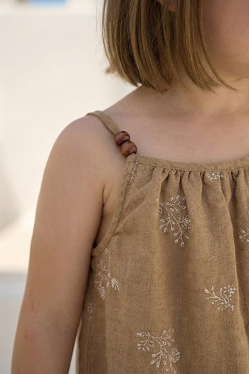 Kız Çocuk Nakış Detaylı Askılı Elbise  - Bej