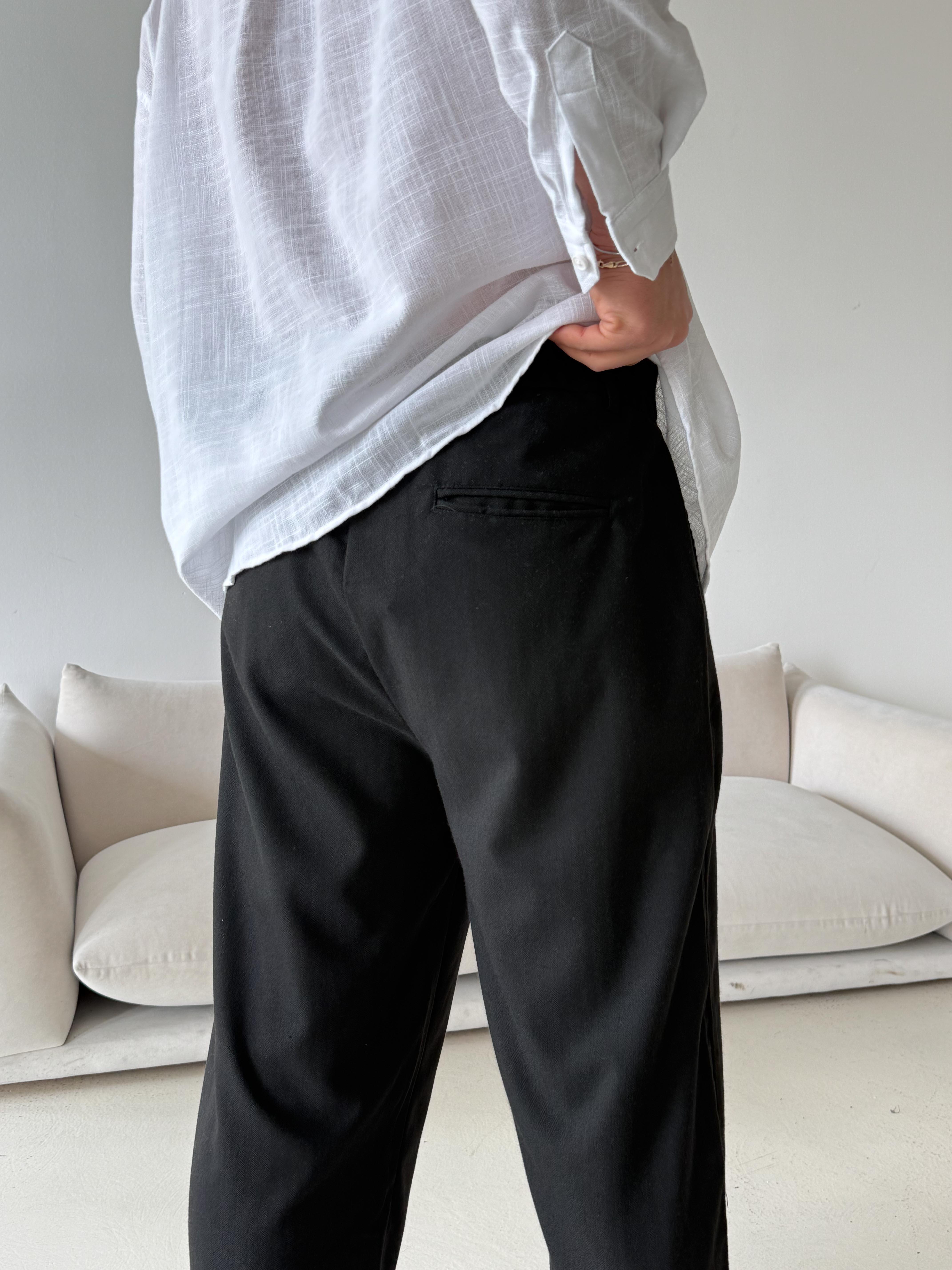 Siyah Balık Sırtı Arka Lastikli Dokuma Pantalon PLZ 26409