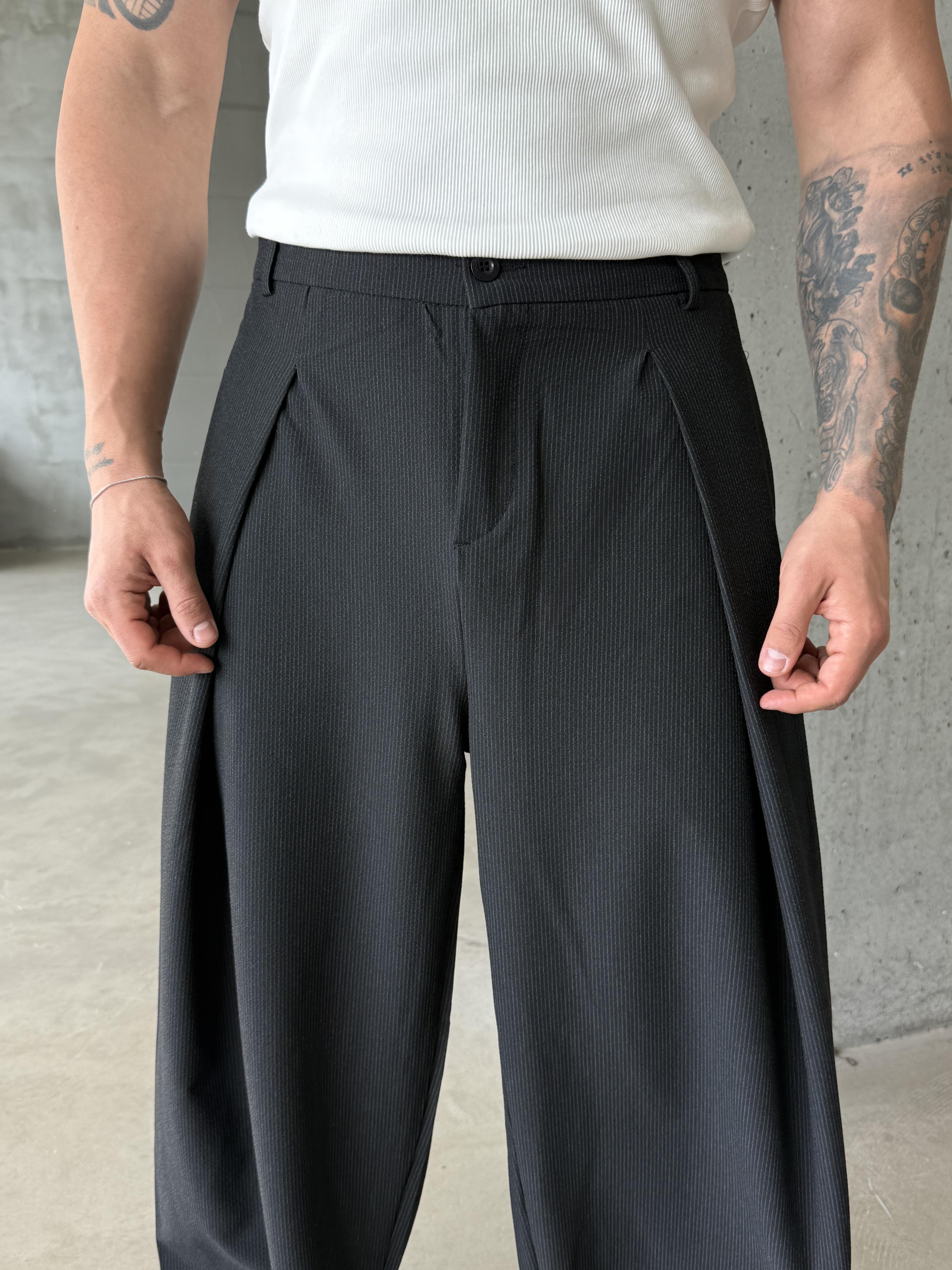 Siyah Kore Kalıp Çizgili Kumaş Pantalon SNZ 1455
