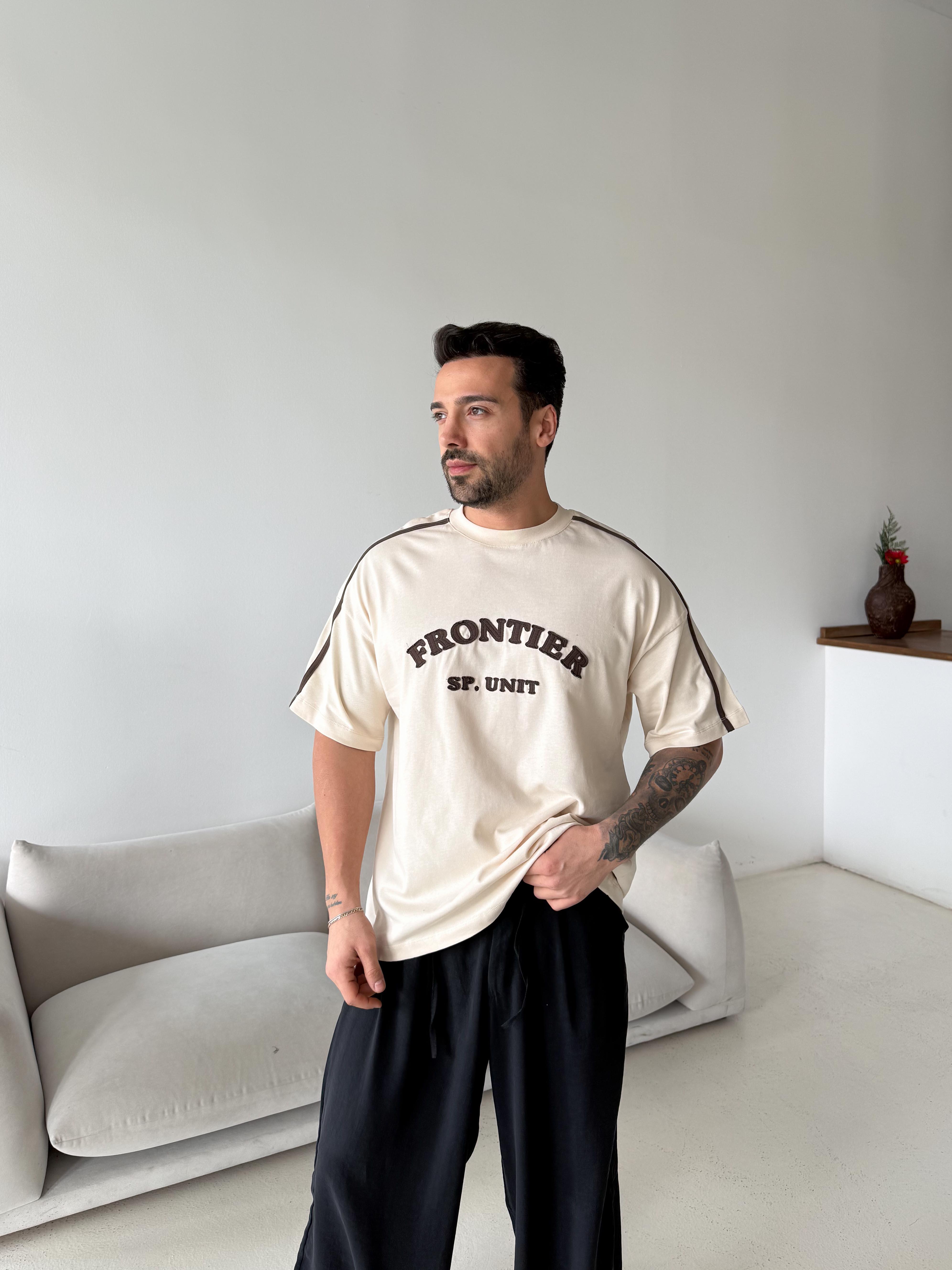 Bej Frontier Nakışlı Oversize Tişört JJ Y125