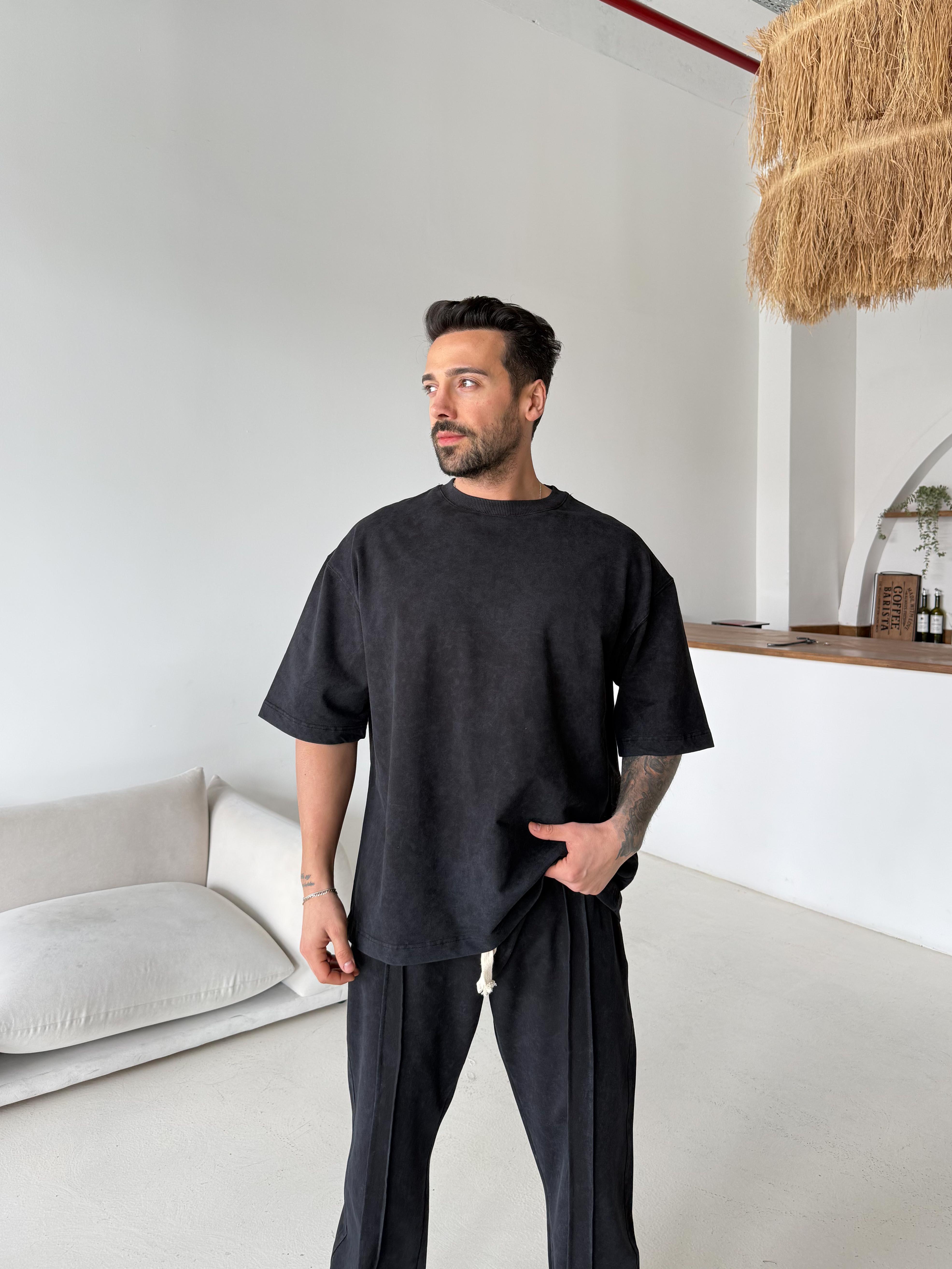 Siyah Compak Gramajlı Yıkamalı Oversize Tişört PLZ