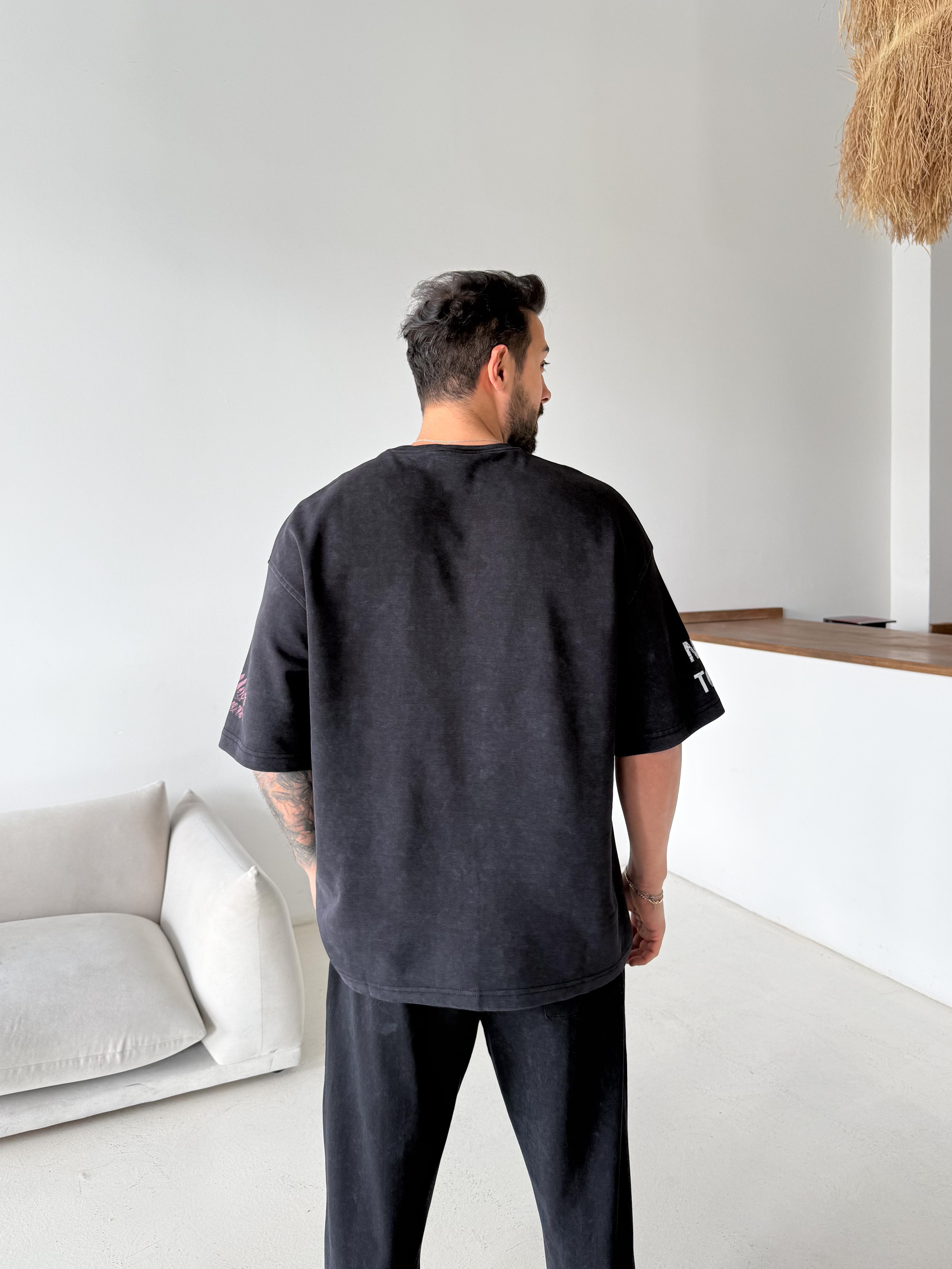 Siyah Rust Baskılı Oversize Tişört VMS V70-167