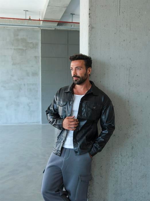 CEKETSiyah Düğmeli Göğüs Cepli Deri Ceket VS40127