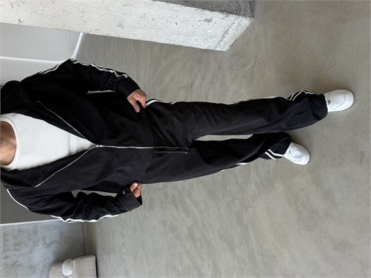 Siyah Şeritli Yumuşak Gabardin Çelik Fermuar Bol Takım NM