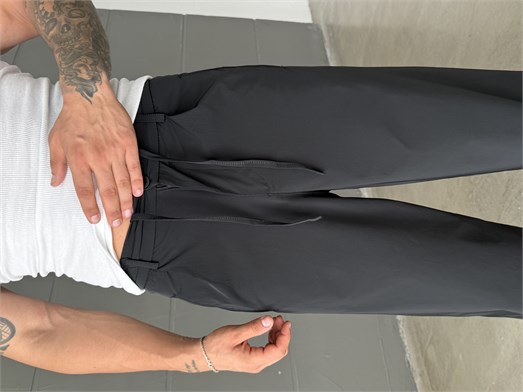 Siyah Bel Lastikli Kırışmaz Su Geçirmez Pantolon SNZ 1581