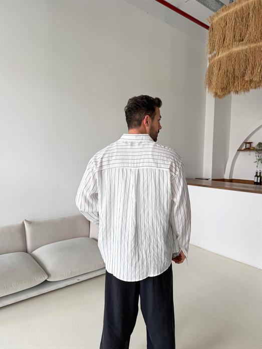 Beyaz Çizgili Oversize Nakışlı Gömlek PNC 2554