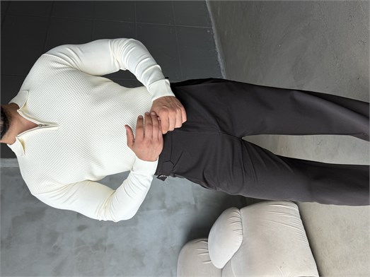 Bej Yakalı Fermuarlı Gofre Desen Triko KNG
