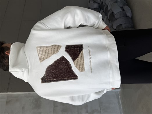 Beyaz Compak 3 İplik Halı Desenli Boxy Hoodie PLZ 27004