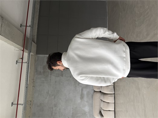 Beyaz Yarım Fermuarlı 3 İplik Sweatshirt Model 3