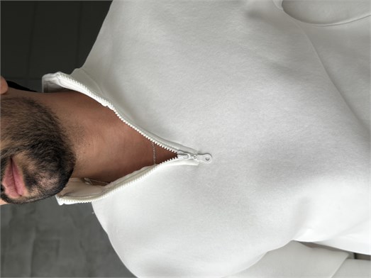 Beyaz Yarım Fermuarlı 3 İplik Sweatshirt Model 3