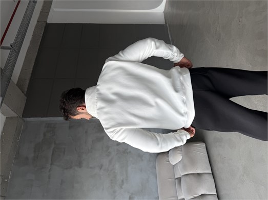 Beyaz Yüksek Yaka Göğüs Fermuarlı Boxy Sweatshirt SNZ 5109