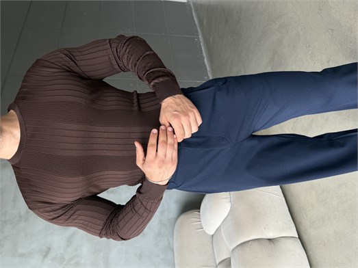 Kahve Geniş İnce Desenli Bisiklet Yaka Triko KNG