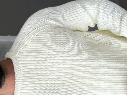 Beyaz Bisiklet Yaka Basic Reglan Kazak SNZ 7235