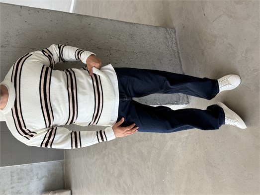 Beyaz Çizgili Boxy Fit Pamuk Kazak SNZ