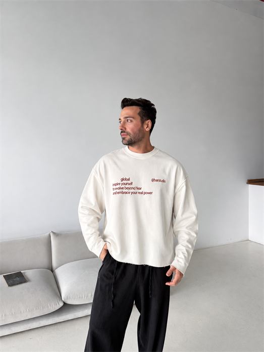 Beyaz Global Pis Kesim Boxy 3 İplik Sweatshirt BRR 80115