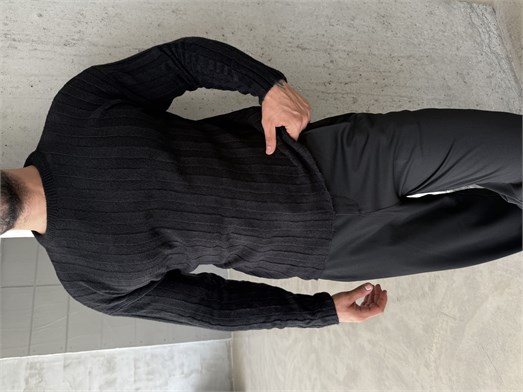 Siyah Şardonlu Dikey Şerit Fit Kazak SNZ 7294