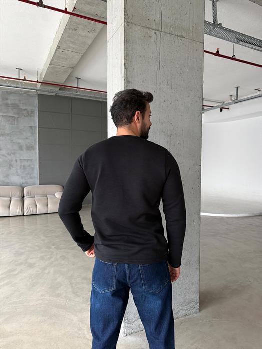 Siyah 3 Düğme Detaylı Triko SC