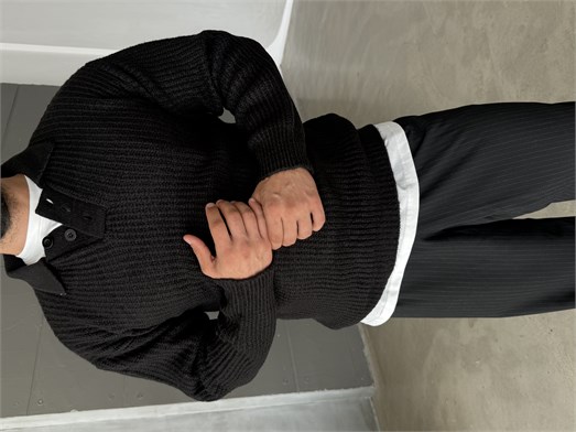 Siyah Polo Yaka Şardonlu Düğmeli Boxy Kazak SNZ 1011
