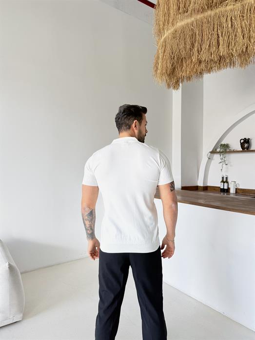 Beyaz Jakar Desenli Düğmeli Polo Triko Tk