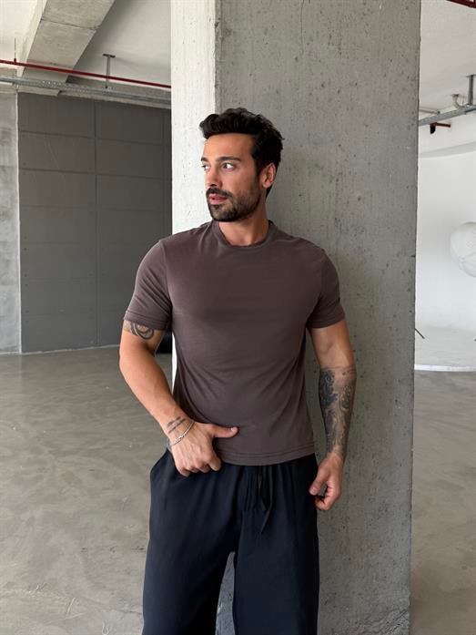 Kahve Yumuşak Doku Slim Fit Süprem Tişört PNC 8167