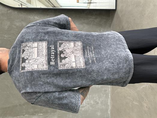 Siyah Betrayal Baskılı Yıkamalı Tişört RSP 1101