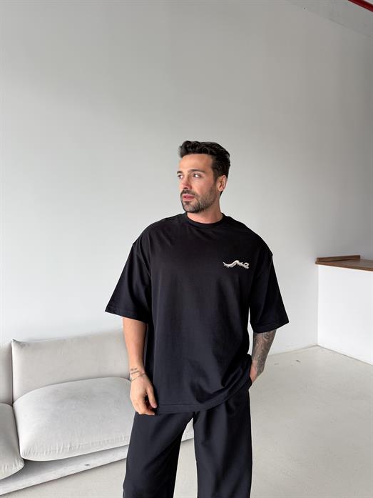 Siyah Fırçalı Yarım Sarı patchli Tişört PLZ 26158