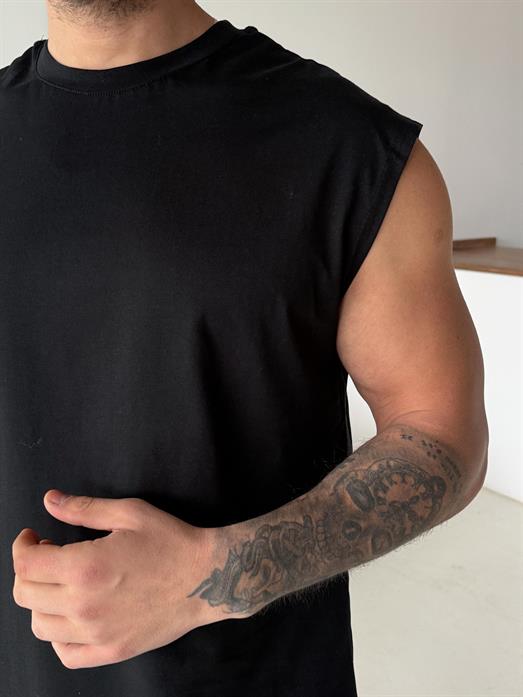 Siyah Sıfır Kol Compak Oversize Atlet LNS 49010