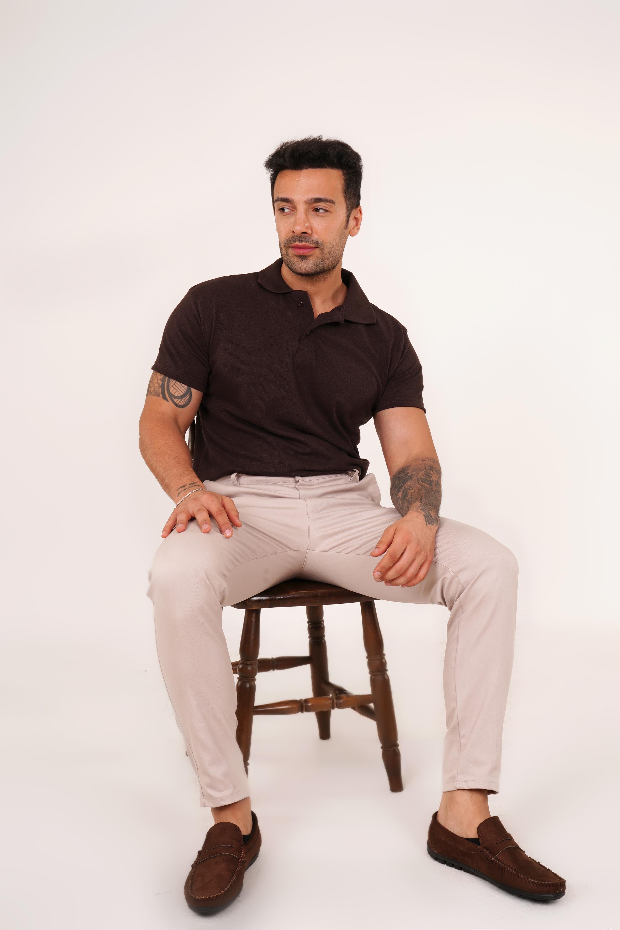 AYAKKABILI KOMBİNKahve Polo Yaka,Krem Gabardin Düz Pant. Kahve Old Money Süet Ayakkabı