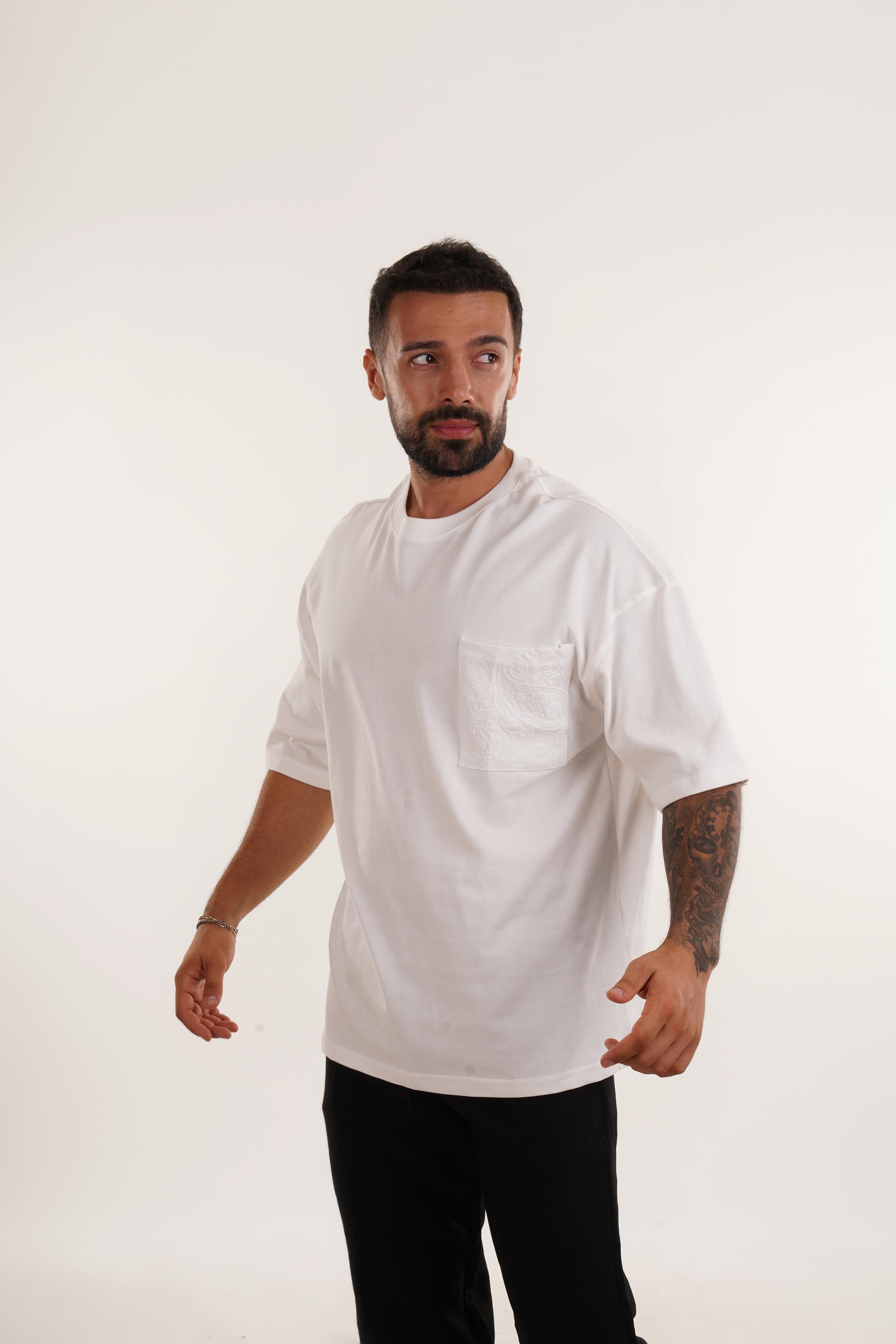 BASKILI TSHİRT MODELLERİBeyaz Ön Cep Kabartma Desenli Oversize T-SHİRT VMS 40562