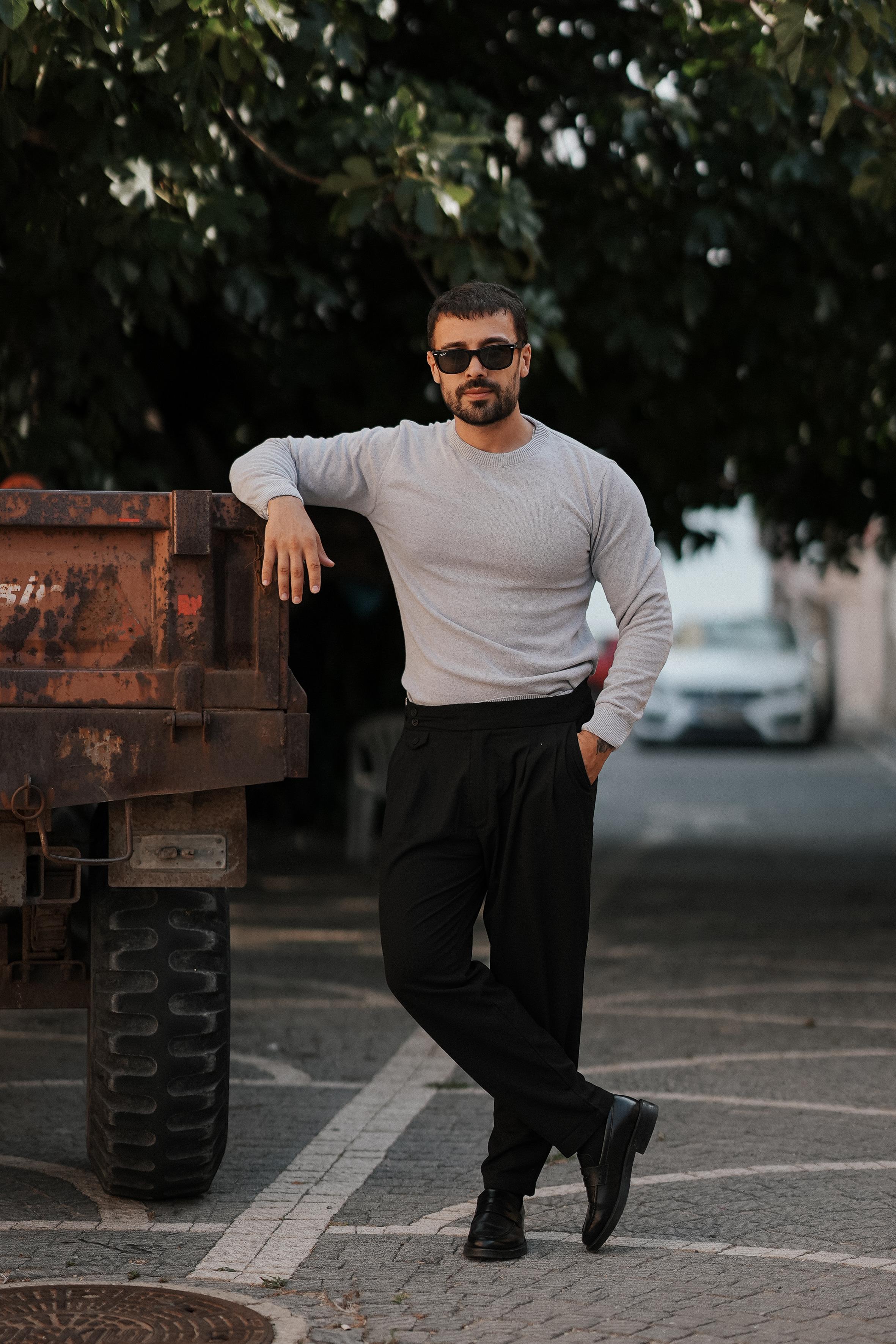 KIŞLIK KLASİK KOMBİNLERGri Bisiklet Yaka Triko SC, Siyah Tokalı Duble Paça Kumaş Pantolon W11 5035