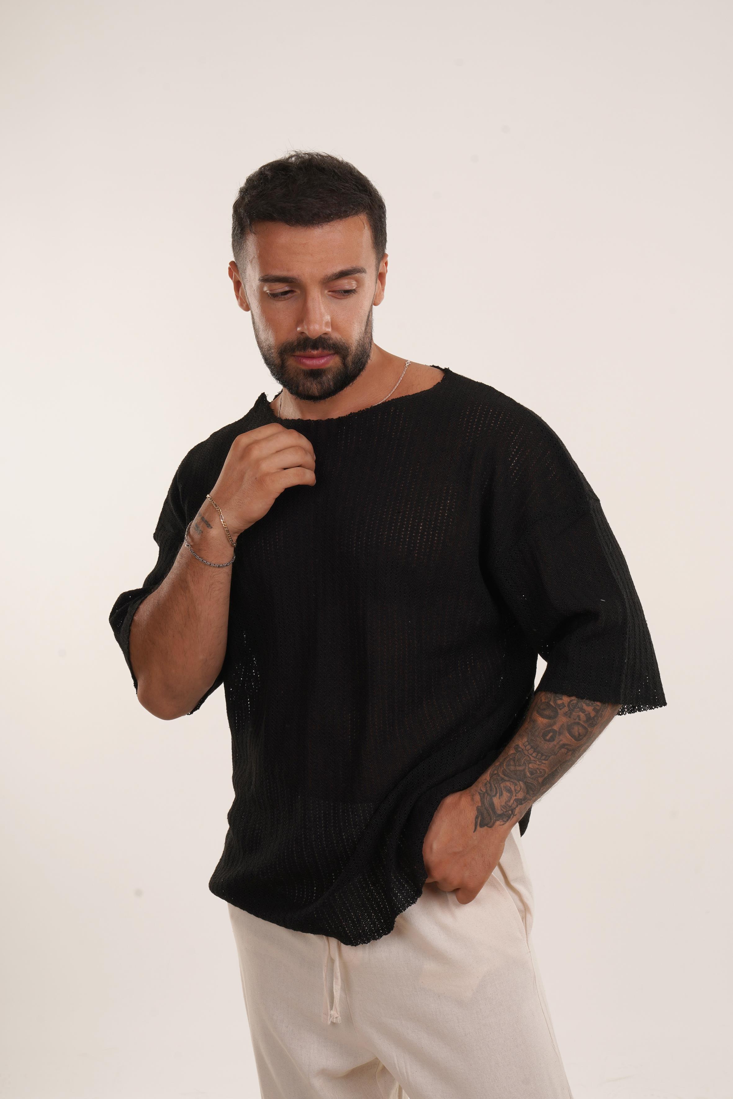 OVERSİZE T-SHİRTSiyah Pis Kesim Delikli Oversize TSHİRT EST E70156