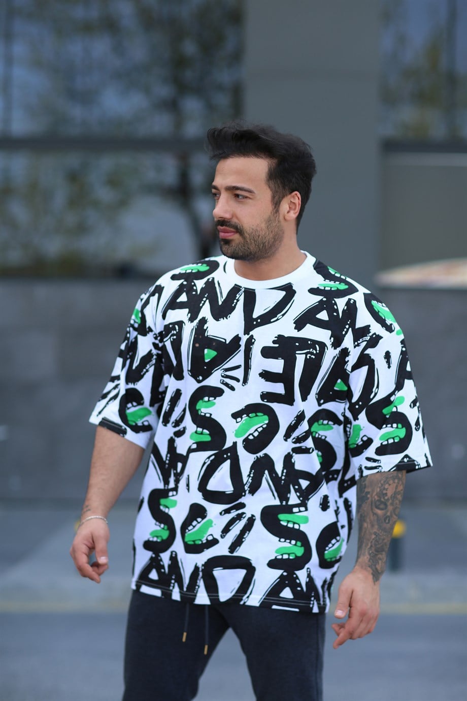 OVERSİZE TSHİRTLERBeyaz Yılanlı Diş Baskılı Oversize T-SHİRT