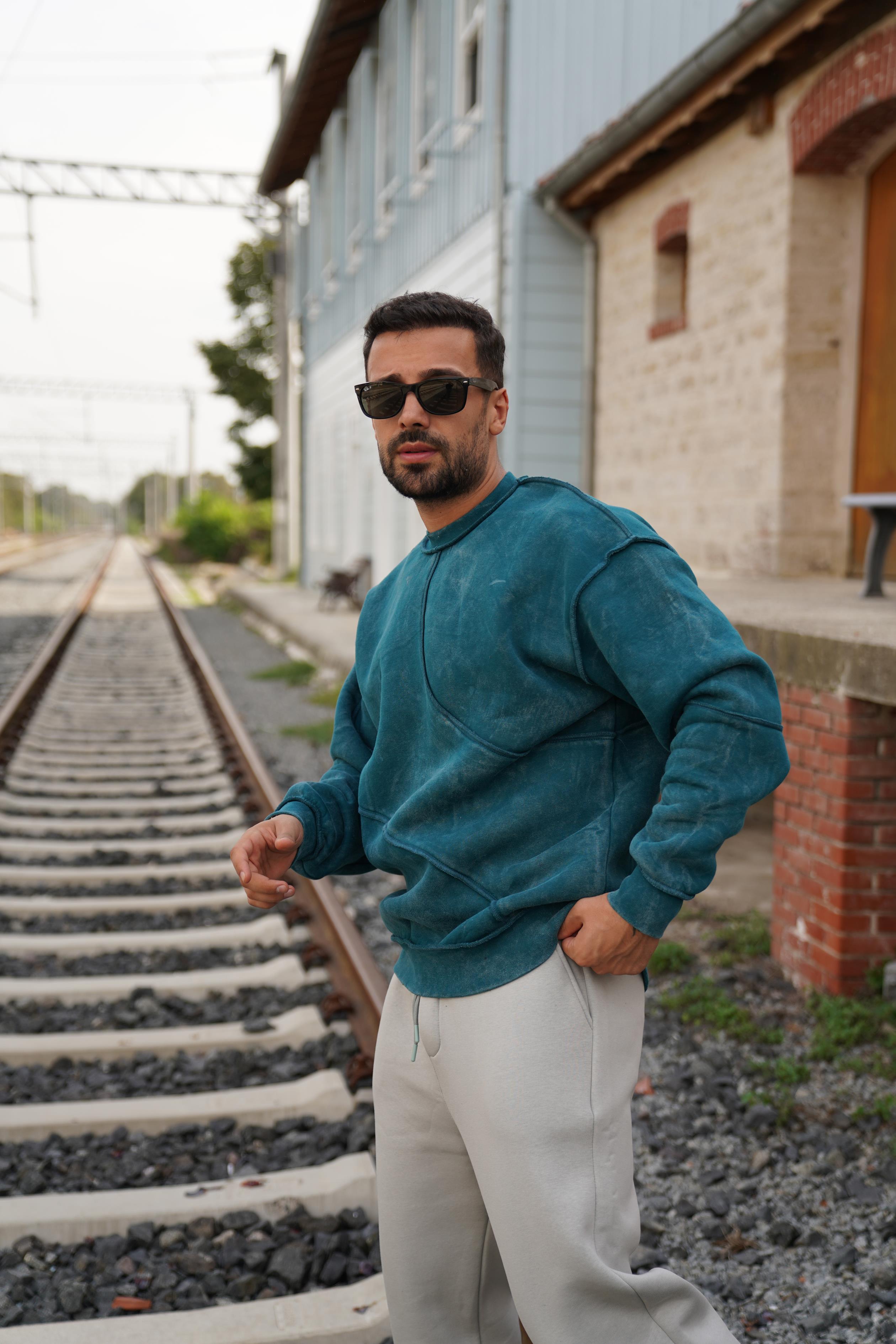 SweatPetrol 3 İplik Parçalı Yıkamalı Bisiklet Yaka Sweatshirt PLZ