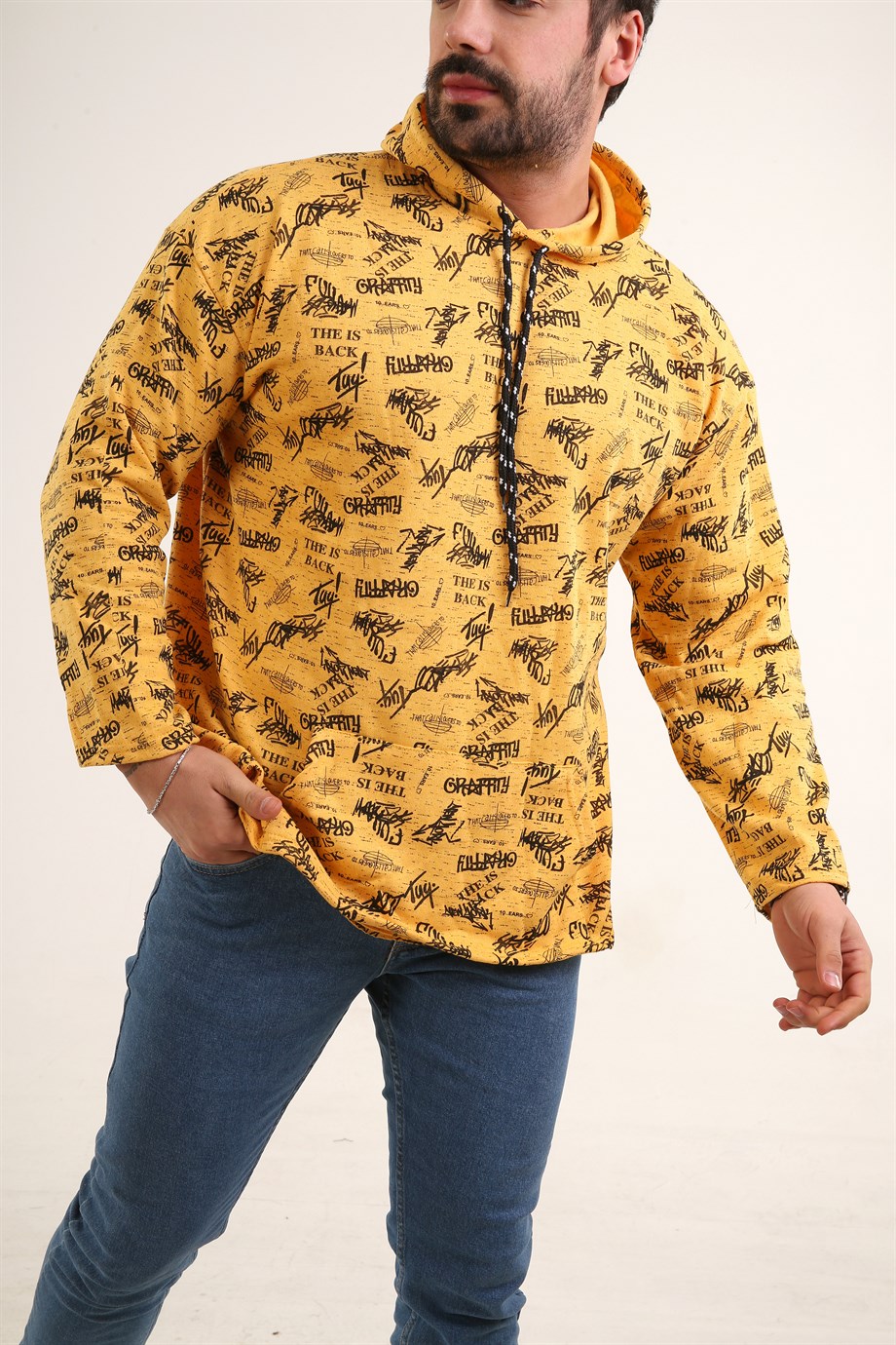 SWEATSHİRTSarı Grafity Baskılı Kapşonlu Sweatshirt TMB