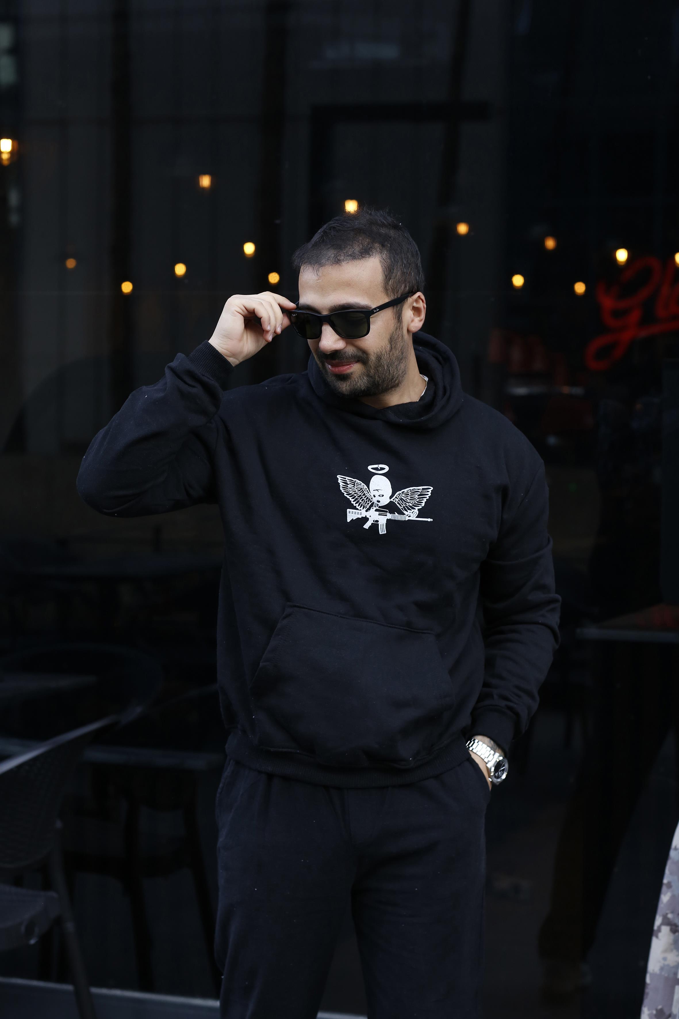 SWEATSHİRTSiyah 2 İplik MaskeliMelek Baskılı Kapşonlu Sweatshirt TB