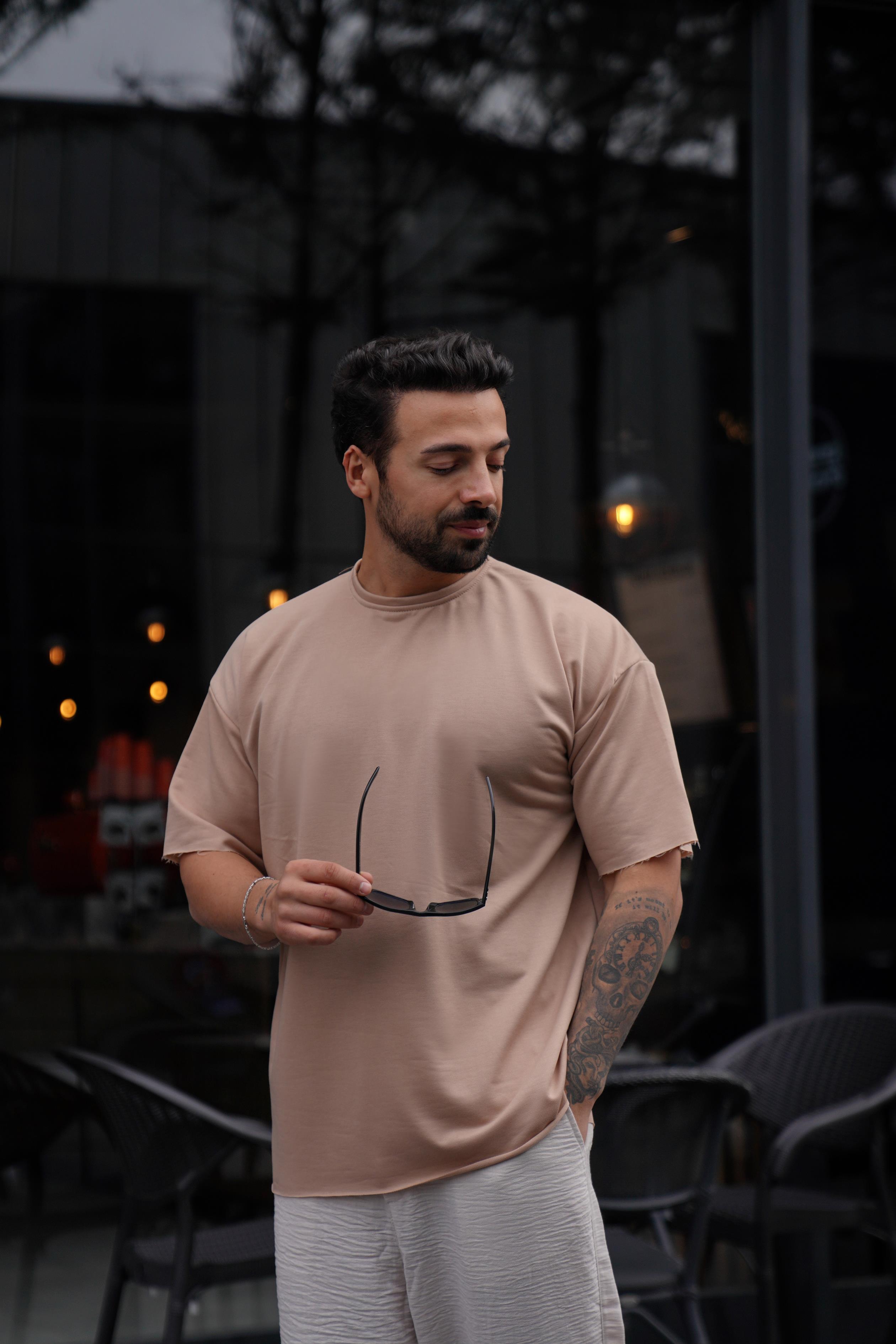 T-SHİRTBej Pis Kesim Oversize TK 1002