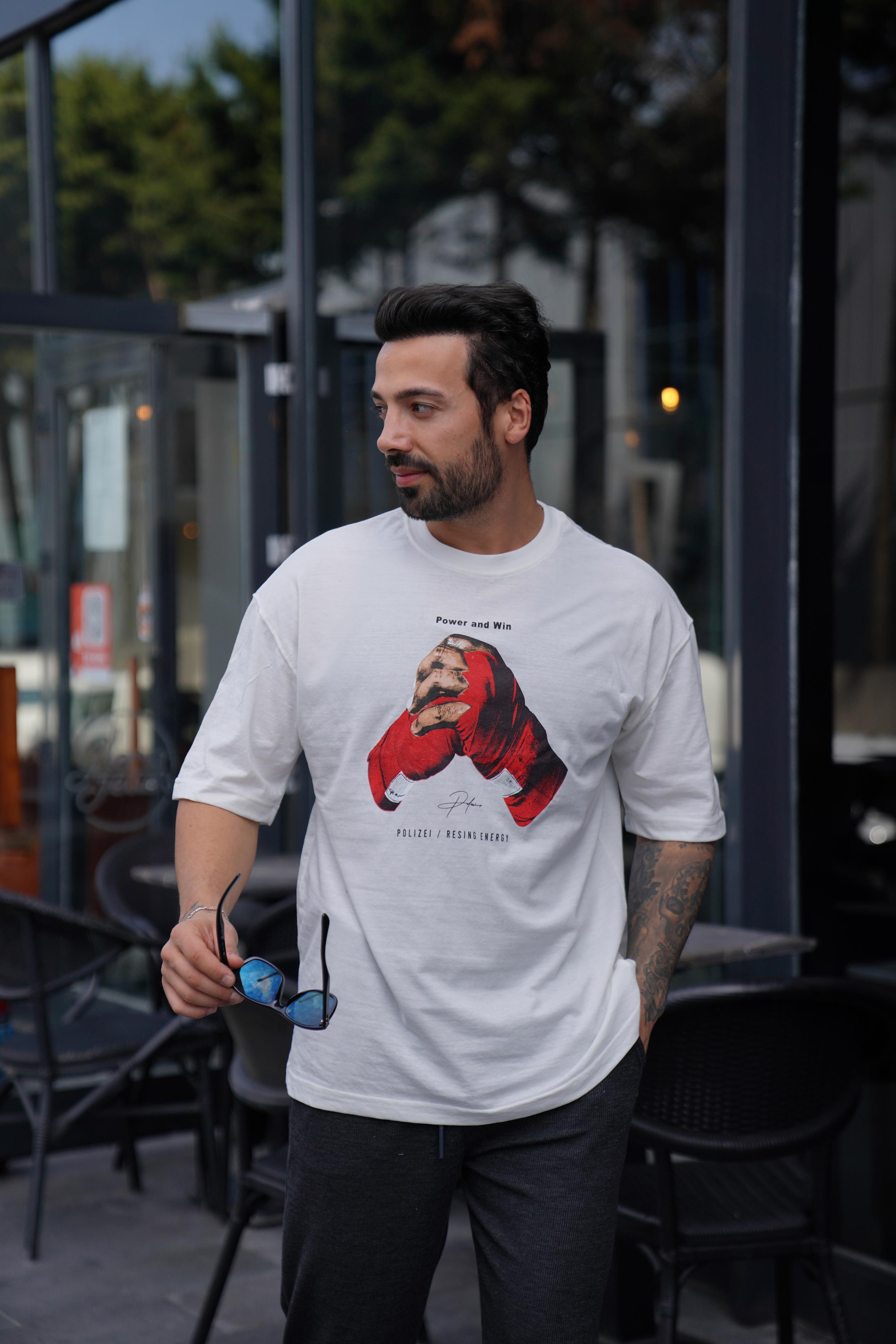 T-SHİRTBeyaz Eldiven Baskılı Oversize T-Shirt VSK