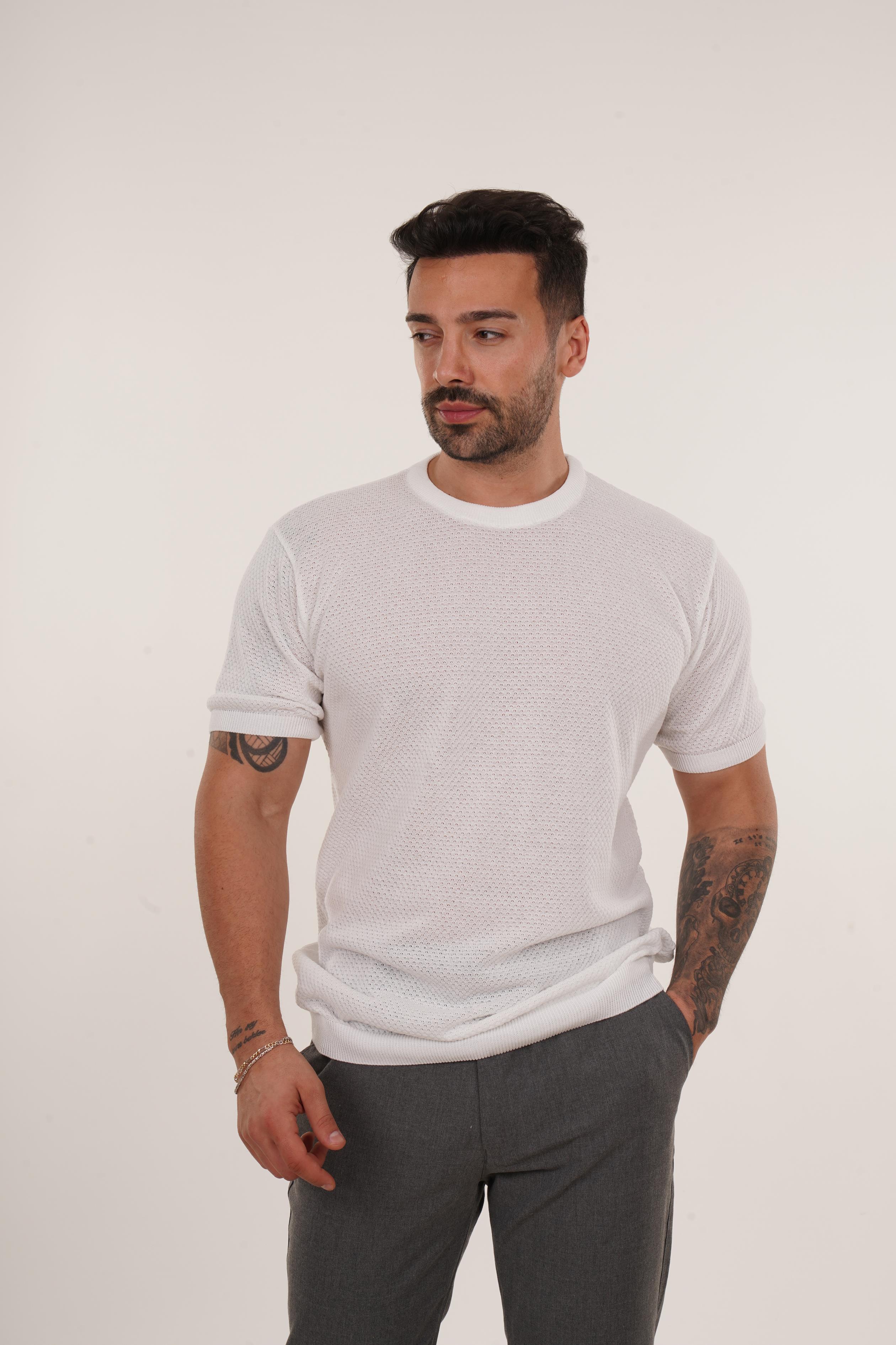 T-SHİRTBeyaz Nopen Desen Triko TB