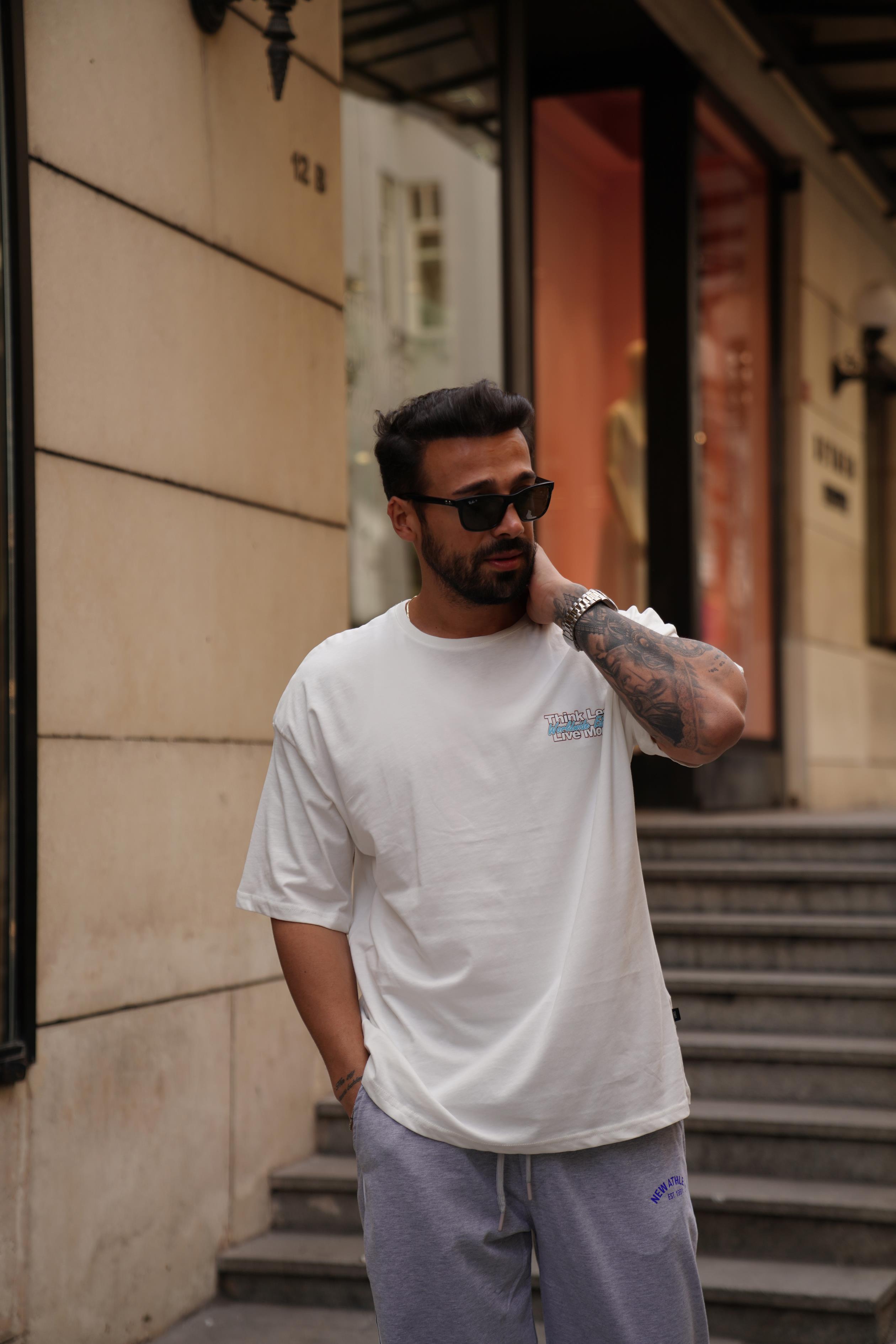 T-SHİRTBeyaz Think Less Oversize T-Shirt VMS 30202