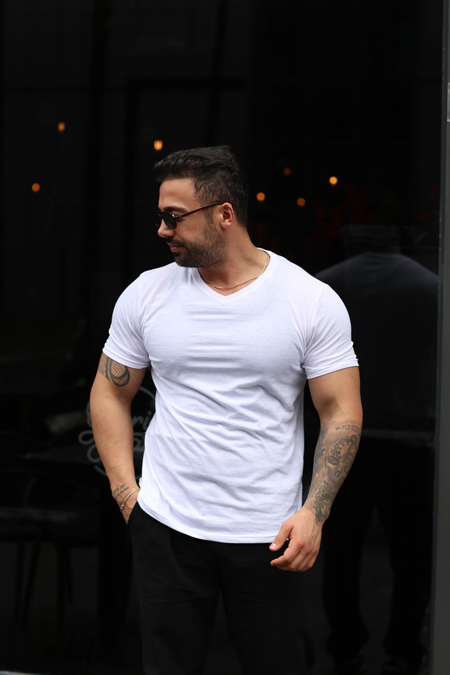 T-SHİRTBeyaz V Yaka Slim Fit T-SHİRT SC